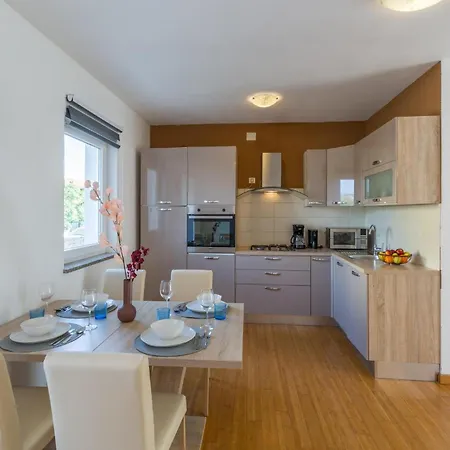 Gorgeous In With Wifi Holiday home Pula
