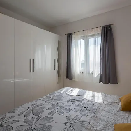 Gorgeous In With Wifi Holiday home Pula