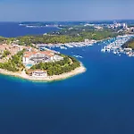 Beautiful In * Pula