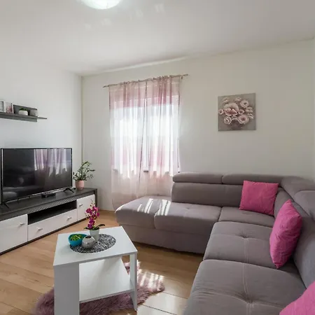 Сasa de vacaciones Gorgeous In With Wifi Pula